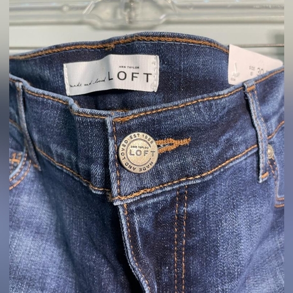 Loft women's cuff button blue jeans size 10 but run smaller - Picture 5 of 6